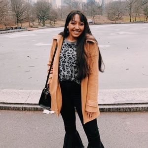 Meet your Posher, Daniela